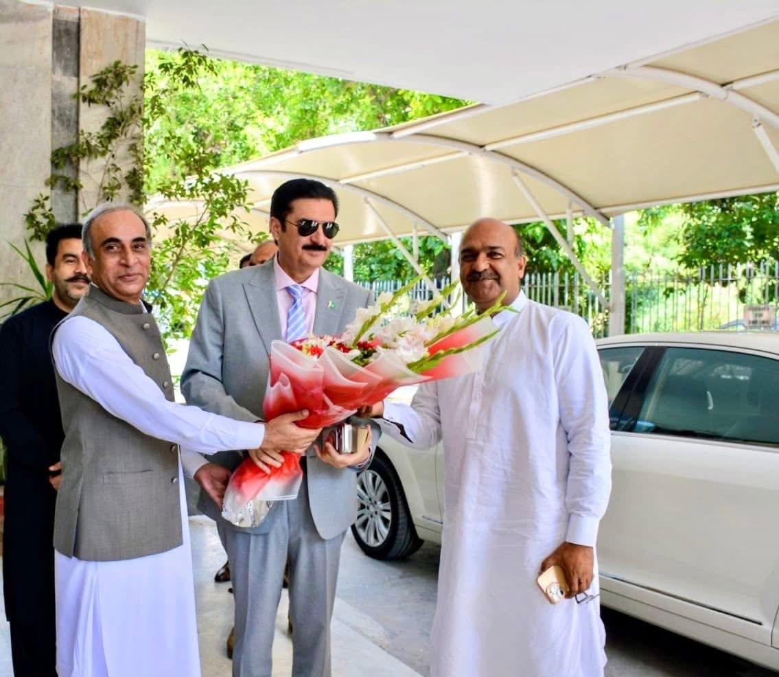Governor Faisal Karim Kundi Visits PID Islamabad, Commends Its Role in Countering Disinformation and Promoting National Narrative